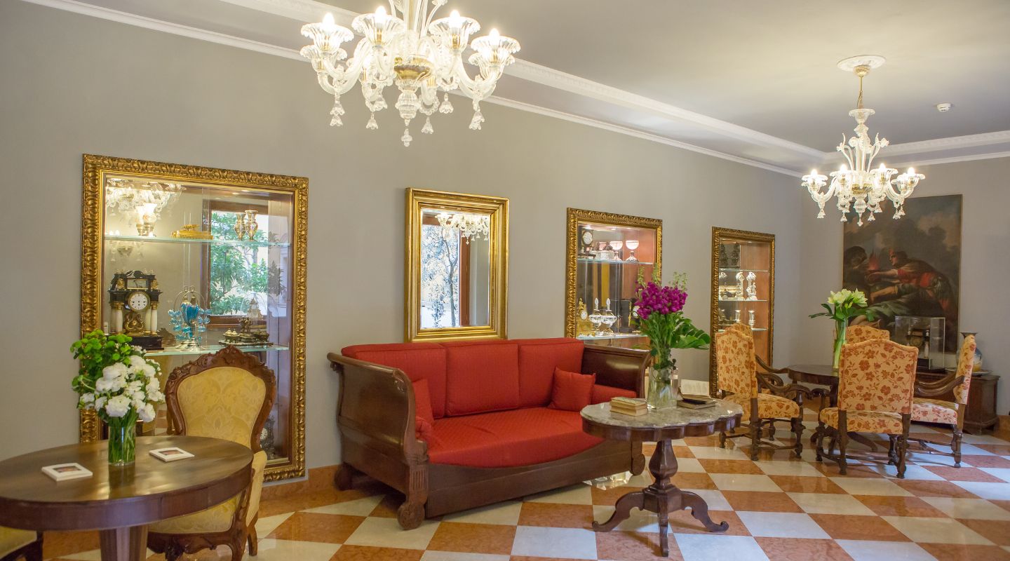 Salottini ai piani | Lounges on Floors