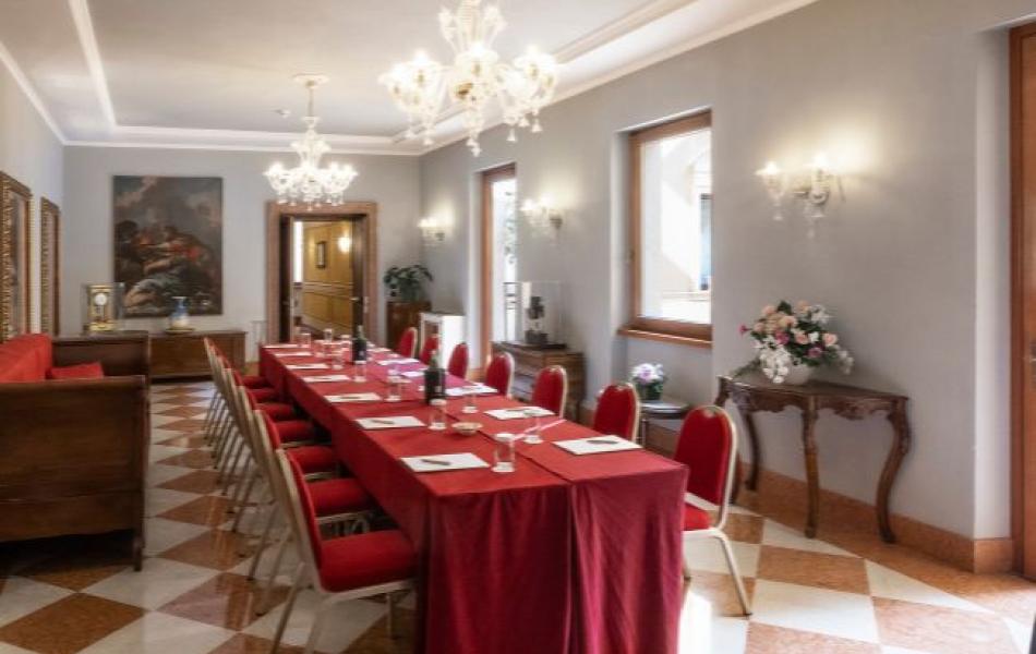 Salottini ai piani | Lounges on Floors