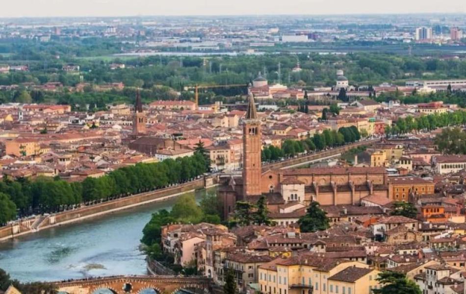Tour privato di Verona a piedi | Walking tour with private guide