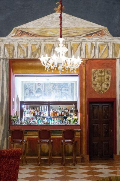 Due Torri Bar