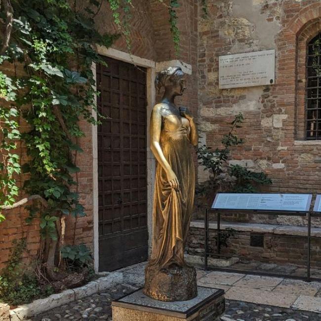 Tour di Verona a piedi - 2 ore | Walking tour with private guide - 2 houres