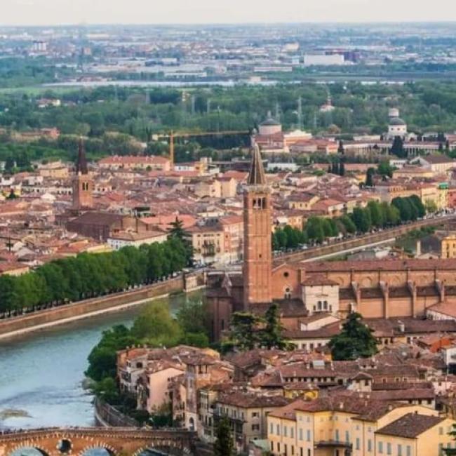 Tour privato di Verona a piedi | Walking tour with private guide